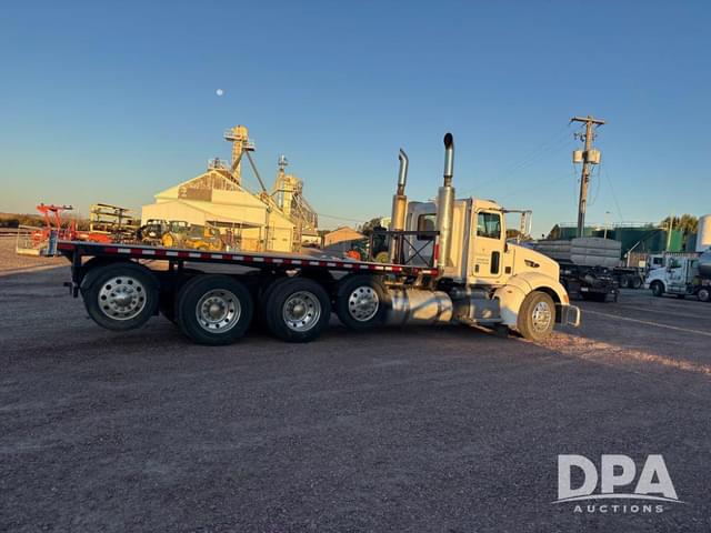 Image of Peterbilt 386 equipment image 4