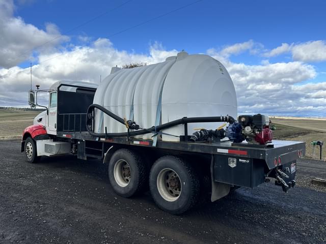 Image of Peterbilt 386 equipment image 2