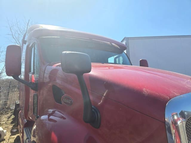 Image of Peterbilt 387 equipment image 4