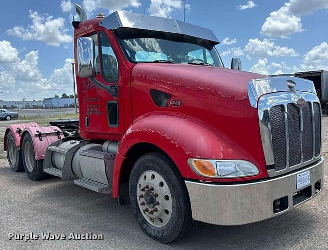 Image of Peterbilt 387 equipment image 2