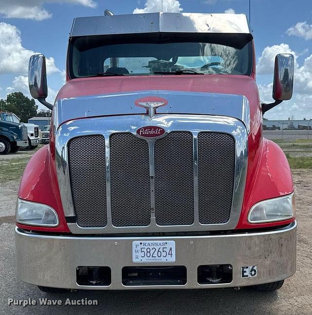 Image of Peterbilt 387 equipment image 1