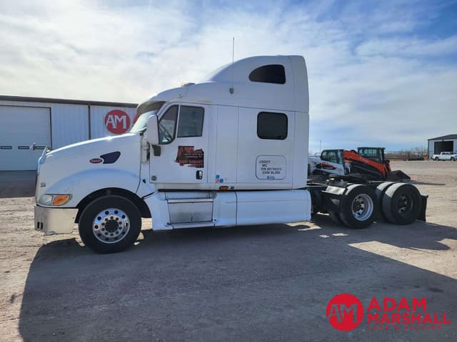 Image of Peterbilt 387 equipment image 4