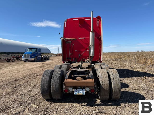 Image of Peterbilt 387 equipment image 4