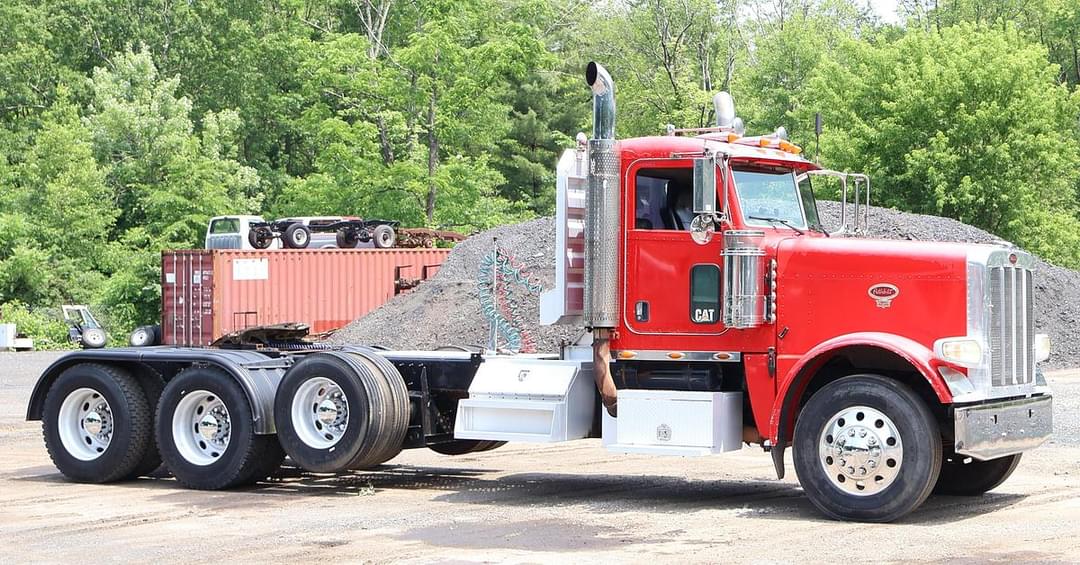 Image of Peterbilt 388 Primary image