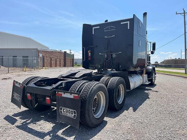 Image of Peterbilt 388 equipment image 2