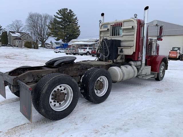 Image of Peterbilt 388 equipment image 3