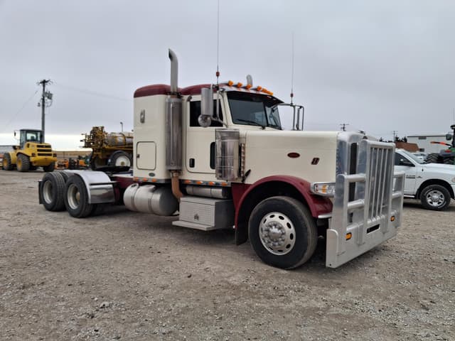 Image of Peterbilt 388 equipment image 4