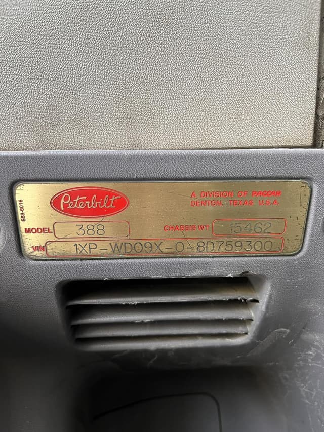 Image of Peterbilt 388 equipment image 3