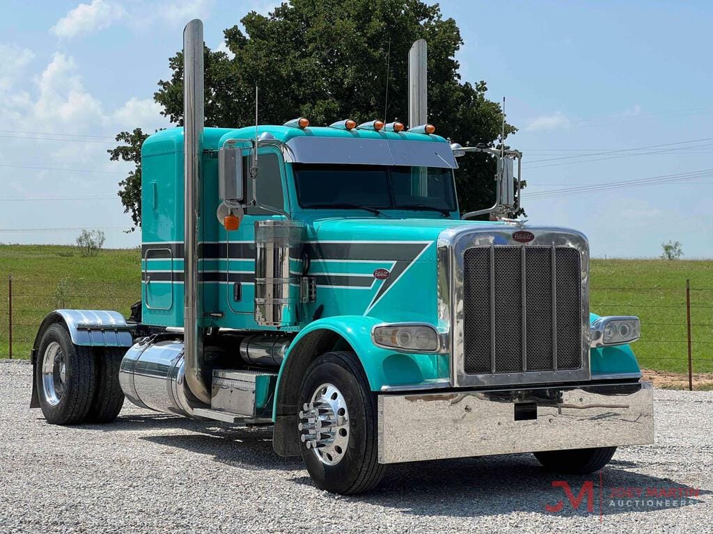 Main image Peterbilt 388