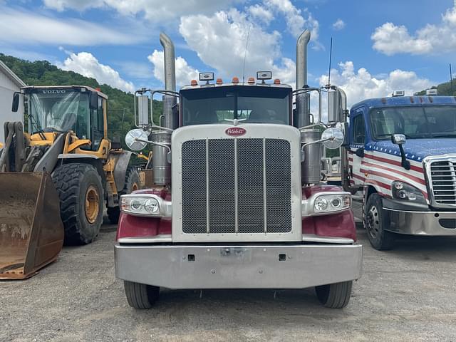Image of Peterbilt 388 equipment image 2
