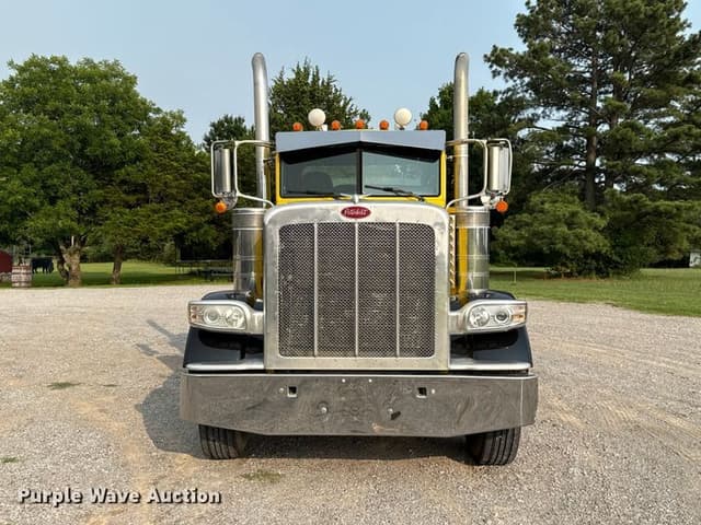 Image of Peterbilt 388 equipment image 1
