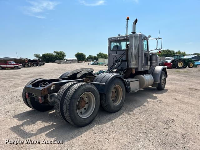 Image of Peterbilt 388 equipment image 4
