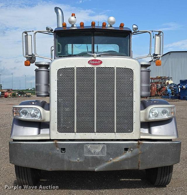 Image of Peterbilt 388 equipment image 1