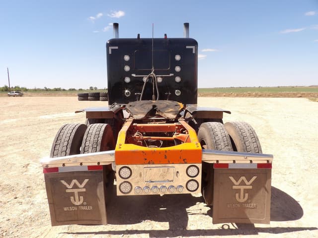 Image of Peterbilt 389 equipment image 3