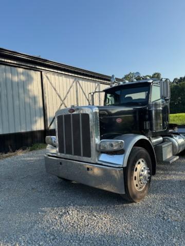 Image of Peterbilt 389 equipment image 1