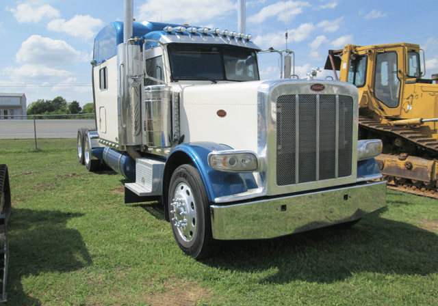 Image of Peterbilt 389 equipment image 1