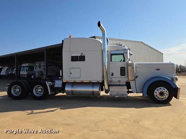 Image of Peterbilt 389 equipment image 3