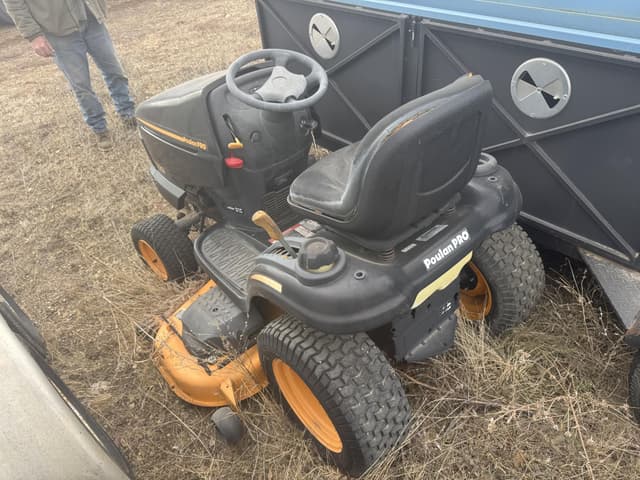 Image of Poulan Pro 700EX equipment image 2