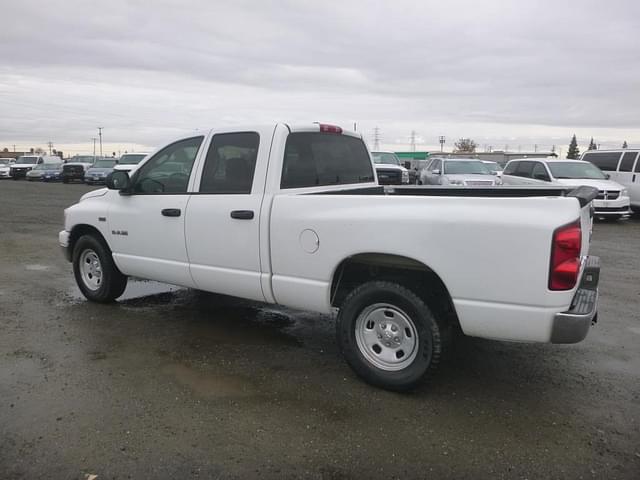 Image of Dodge Ram 1500 equipment image 3