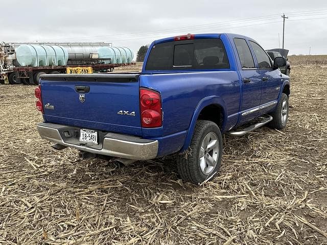 Image of Dodge Ram 1500 equipment image 4