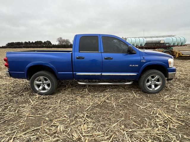 Image of Dodge Ram 1500 equipment image 3