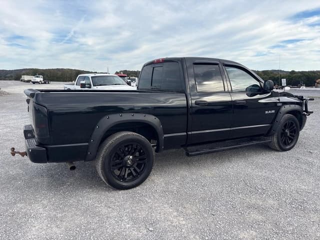 Image of Dodge Ram 1500 equipment image 3