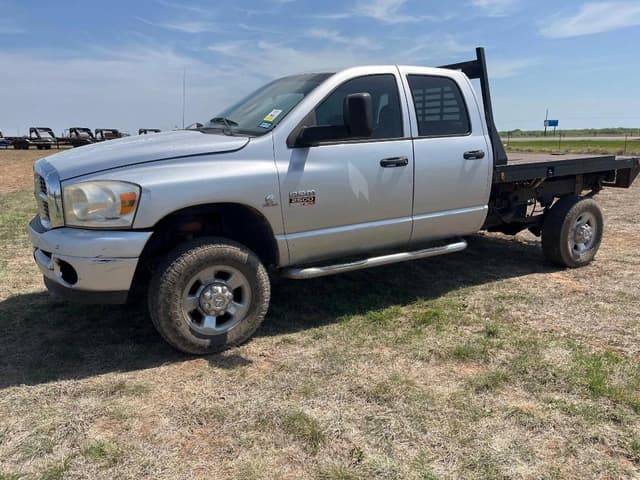Image of Dodge Ram 2500 equipment image 2