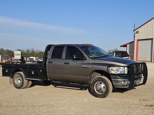 Image of Dodge Ram 3500 equipment image 3