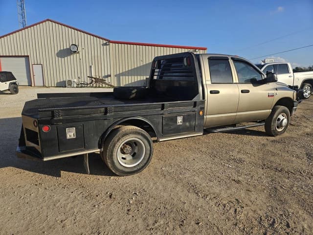 Image of Dodge Ram 3500 equipment image 4