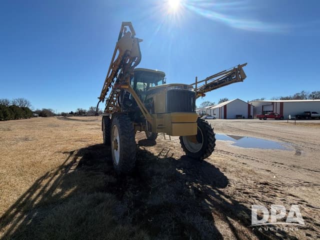 Image of Ag-Chem RoGator 1286C equipment image 3