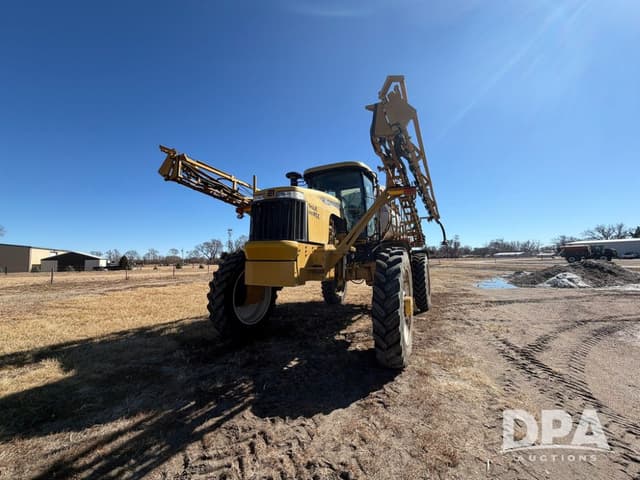 Image of Ag-Chem RoGator 1286C equipment image 1