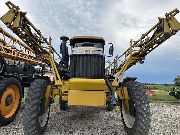 Image of RoGator SS874 equipment image 2