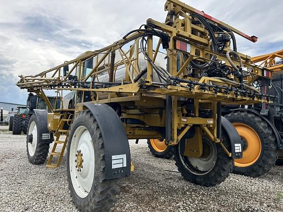 Image of RoGator SS874 equipment image 4