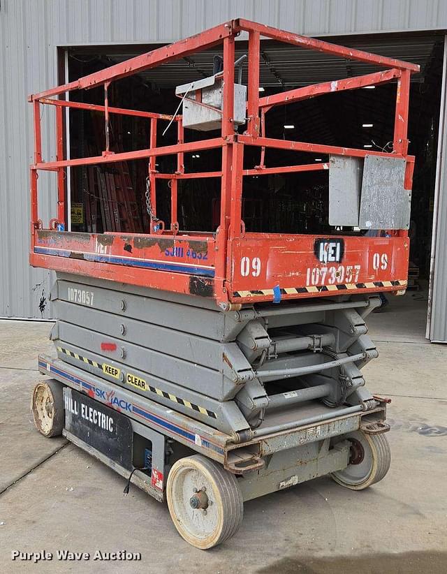 Image of Sky Jack SJ4632 equipment image 2