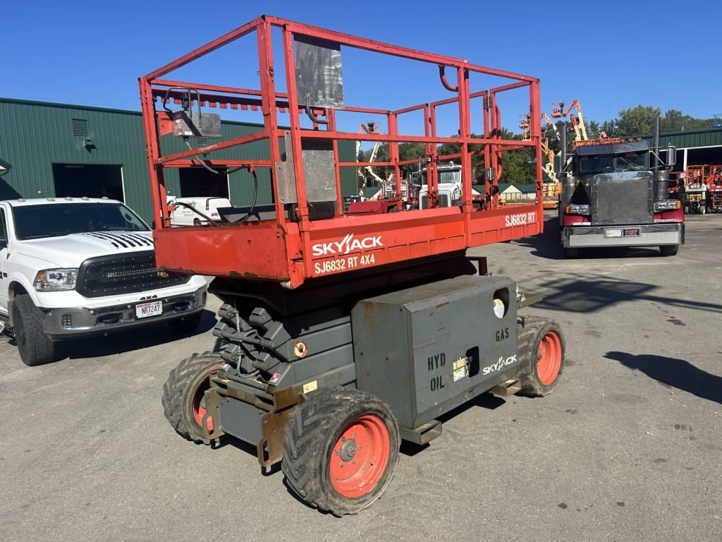 2008 Sky Jack SJ6832RT Equipment Image0