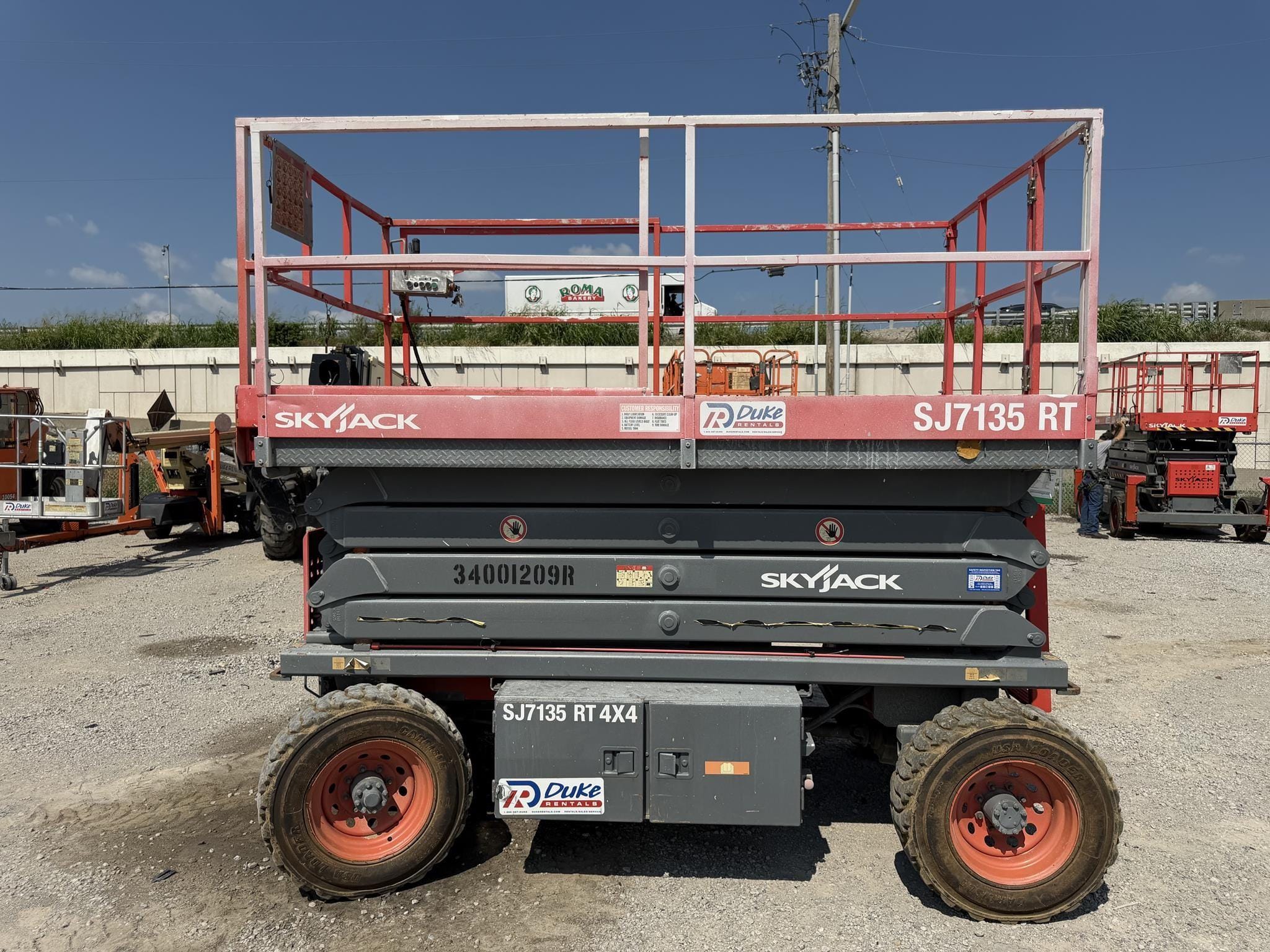 2008 Sky Jack SJ7135RT Equipment Image0