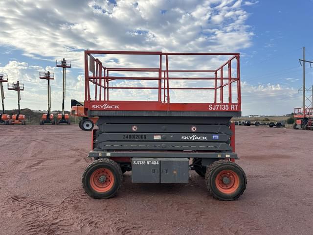 Image of Sky Jack SJ7135RT equipment image 4