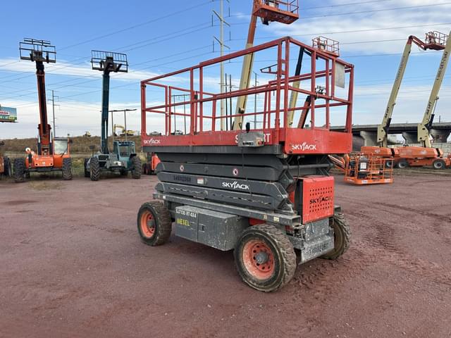 Image of Sky Jack SJ7135RT equipment image 1