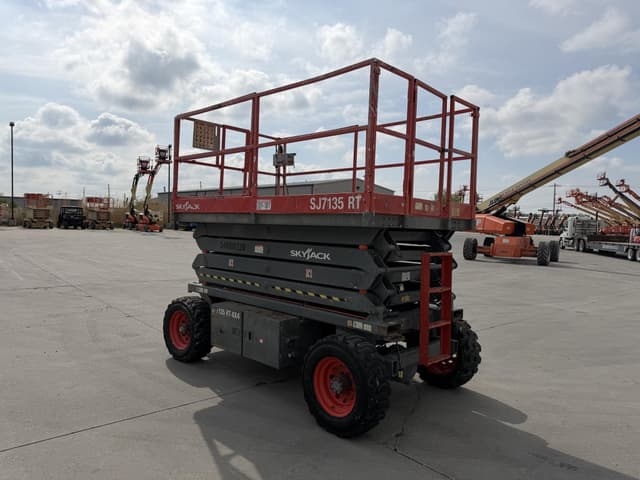 Image of Sky Jack SJ7135RT equipment image 1