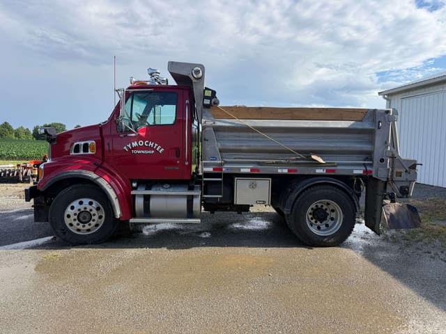 Image of Sterling L-Series Dump Truck equipment image 2