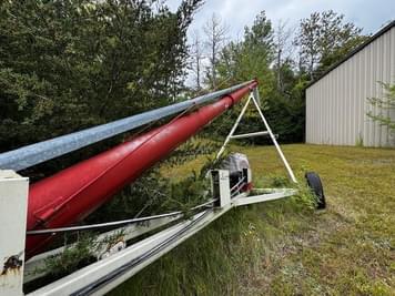 Main image Buhler Farm King 846