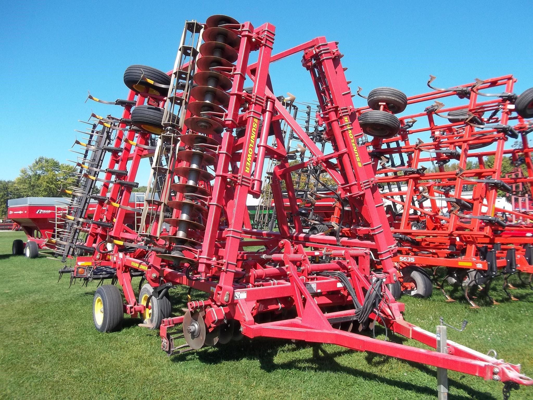 2008 Sunflower 6333-28 Equipment Image0