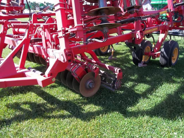 Image of Sunflower 6333-28 equipment image 3