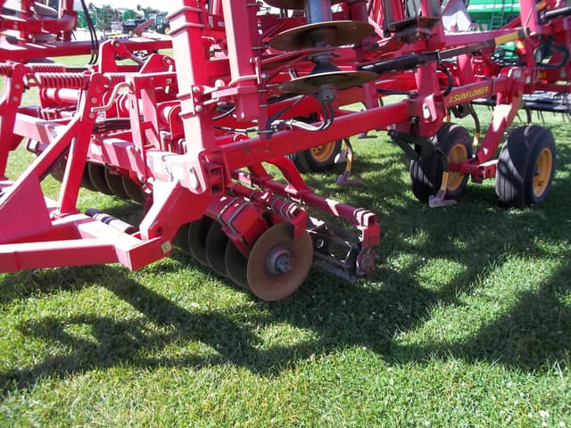 Image of Sunflower 6333-28 equipment image 3