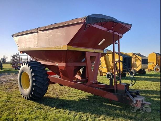 2008 Sunflower 8782 Equipment Image0