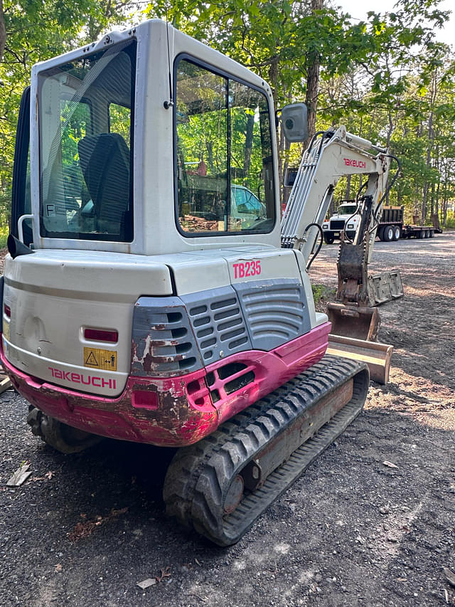 Image of Takeuchi TB235 equipment image 2