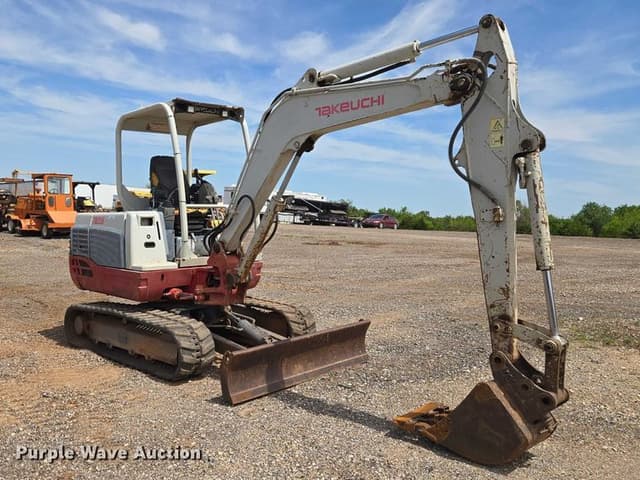 Image of Takeuchi TB235 equipment image 2