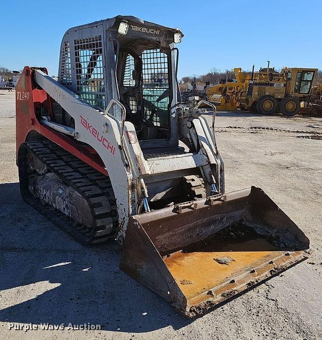 Image of Takeuchi TL240  equipment image 2