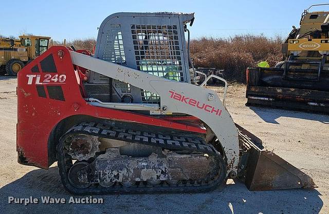 Image of Takeuchi TL240  equipment image 3