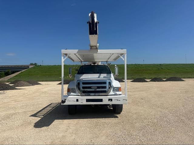 Image of Ford F-750 equipment image 1